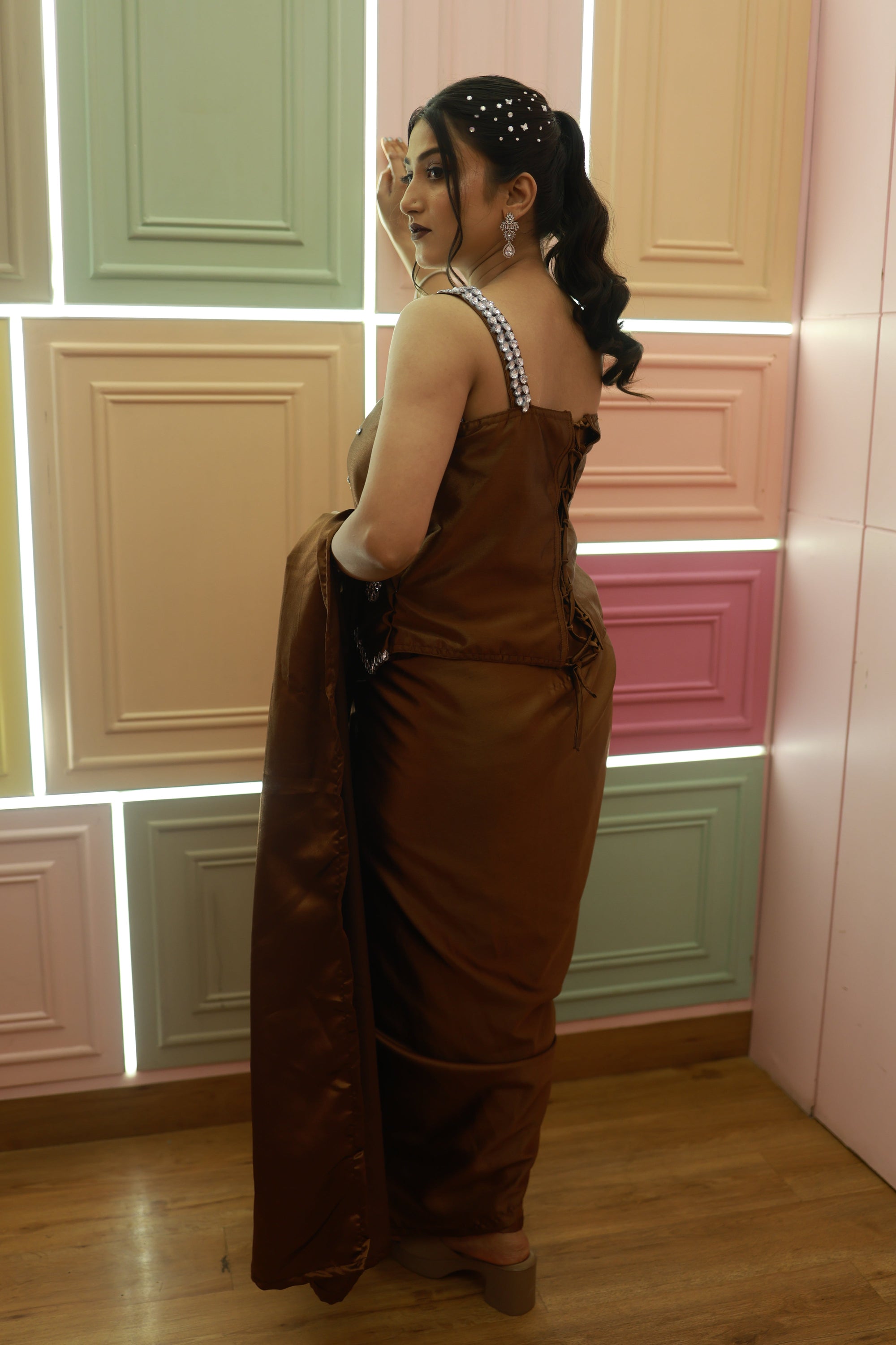 Amber Silk Drape – Luxe Brown Saree Set (Emperia Collection)